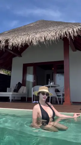 Diamonds on the ocean #maldives #viral #traveltiktok #xuhuong #fyp 