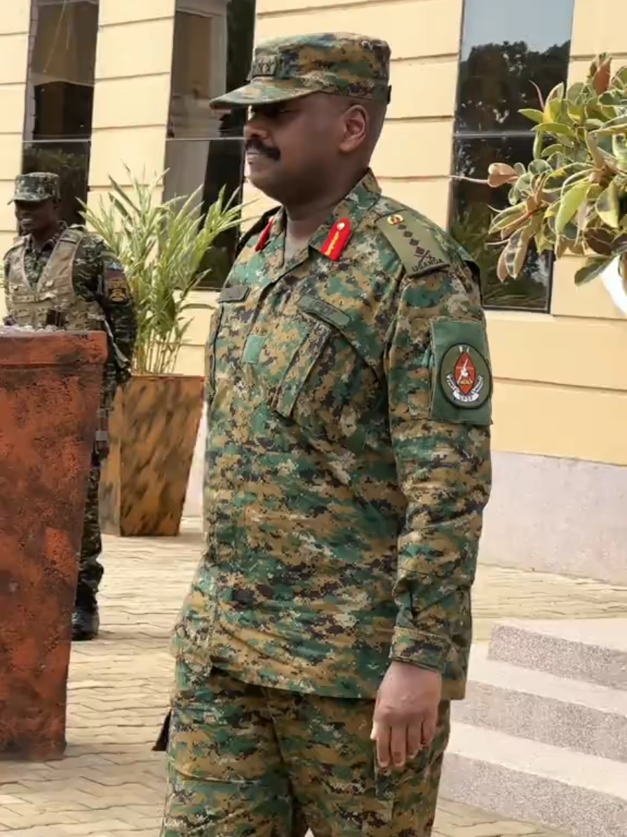 Replying to @jajja.kabuuza Gen Kainerugaba Muhoozi #cdf 