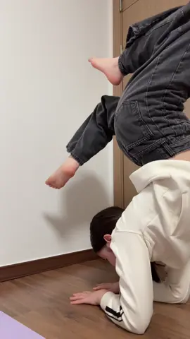 요즘 전갈자세가 재밌어요!!!! #전갈자세#추천추천추천추천추천추천추천추천추천추천 #체조계🤸🏻‍♀️ #못함 #핸드 브릿지