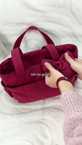I doubt any girl would say no to this gorgeous burgundy!🌹#bagsmart #1212tiktokshopping #1212 #sale #gift #hobo#bow#tote #totebag 