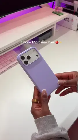 how cute are the power banks 🎀✨ I went to a gaming night with @Belkin recently and they kindly gifted me all these products 🥰 Should I do a giveaway soon👀? #iphone17promax #iphonetech #pinktech #iphoneaccessories #belkin 