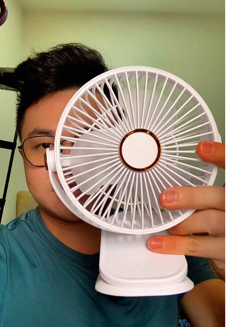 Mini clip fan. Have strong wind. Portable design. #clipfan #deskfan #desktopfan #kipasmeja #kipasmini 