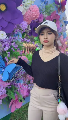 ပန်းပွဲတော်ရောက်😍