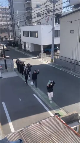 Mấy anh này vác cái gì thế nhỉ #japan #muadongkhonglanh 