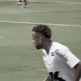 مشجع يقول لي نيمار خوذ ركبتي نيمار يقول له احتاج لركبتين 💔🇧🇷 !..#تيم_سالم🇱🇾🔥 #سالم🥇🇱🇾 