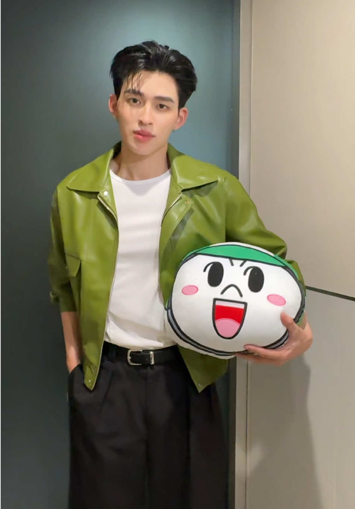 Touch challenge with LINE MAN 🕺  #LINEMANถูกสุดทุกวันwithPond #LINEMAN #LINEMANWongnaiUsersChoice #JASPER_Touchchallenge #ppnaravit 