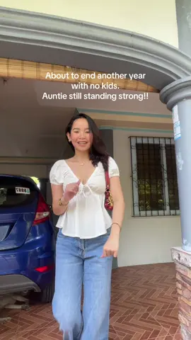 who’s with me?! 🙌 #fashiontiktok #outfit #pantone #outfitideas 