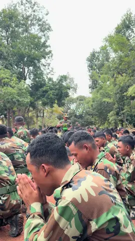 សូមព័រពីលោកគ្រូឲឈ្នះអស់មារសត្រូវ🙏❤️👨🏼‍✈️#ឧត្តរមានជ័យផ្ទះខ្ញុំ🏡❤️ #ក្ដិបទាហាន😊 #hashtag 