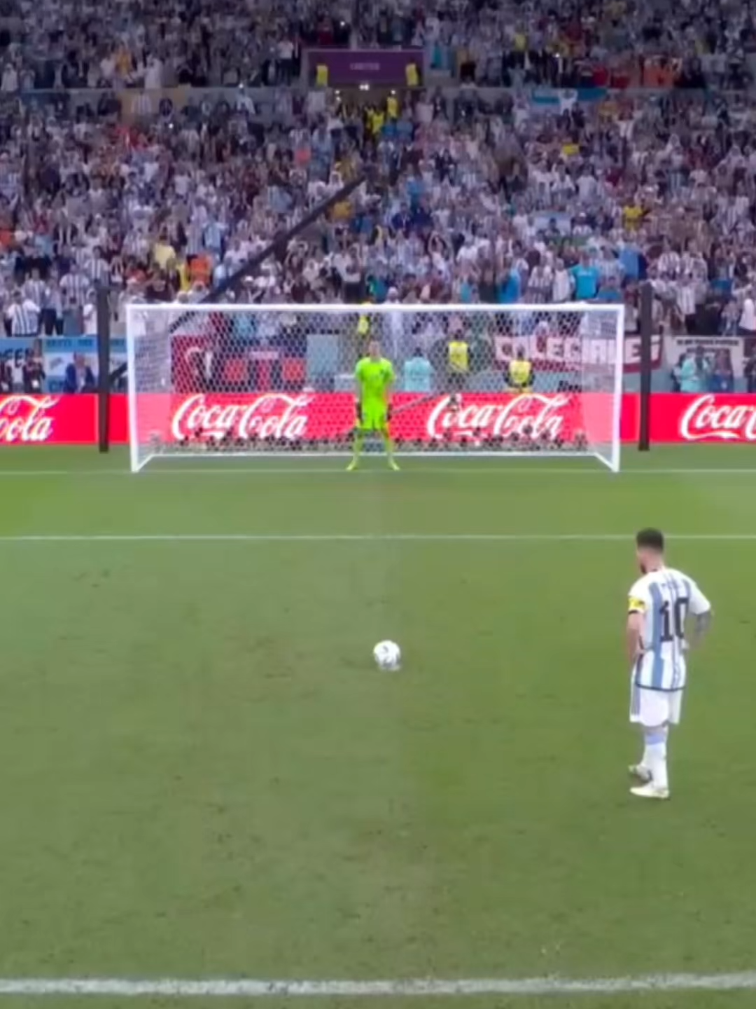 عندما خدع ميسي حارس المرمى بأبطأ ركلة جزاء في كأس العالم 🤯