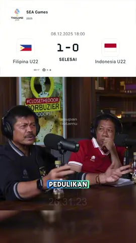 ⚽ SEA Games 2025 — Harus Bangkit! Indonesia U-22 kalah 0–1 dari Filipina setelah sundulan Otu Banatao di injury time babak pertama. Walau Garuda Muda menguasai pertandingan dan punya banyak peluang, finishing yang belum maksimal membuat mereka pulang tanpa poin. Jalan ke semifinal kini makin sulit—Indonesia harus bangkit dan bermain dengan semangat penuh di laga berikutnya. 🇮🇩🔥 #SEAGames2025 #GarudaMuda #TimnasIndonesia #IndonesiaPride #SepakBola