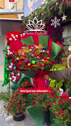 Seviyorsa almıştır… Öyle işte… Kokina, yeni yılın en zarif hediyelerinden biri. 📞Sipariş için hemen ara: +90 537 928 06 66 #aşk #kokina #yılbaşı #kokinaçiçeği #buket 