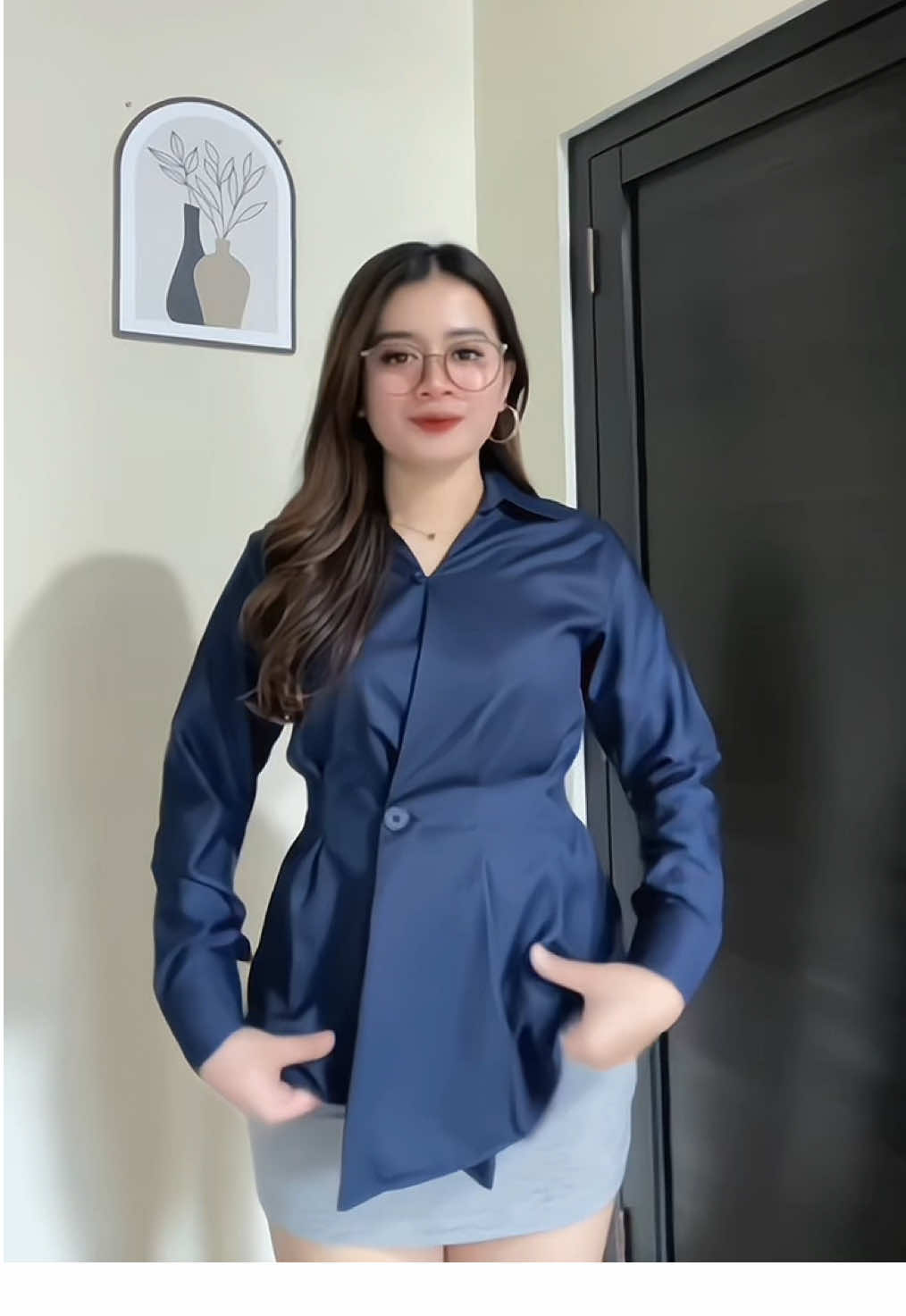 Bahannya tebel & jatuh, nyaman bgt di pakai🫶🏻 #blousewanita #atasanwanita 