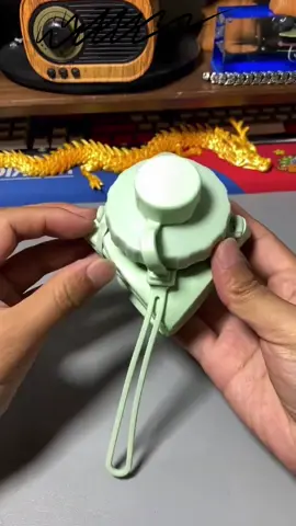 #foryou #tiktok #goodthing  #硅胶折叠水杯#达人好物推荐  Made of food-grade soft silicone. it has no odor and is very convenient to carry around . Comments are welcome . la boleh dinuka secara automatik  selepas dibuka dan tahan haba dan  tahan haba .