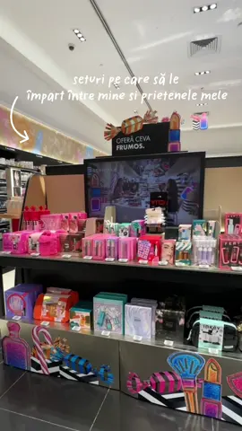 Cu un set nu dai niciodată greș ✨ pentru grupul de 3 besties care vor să fie matchy sezonul acesta - astea sunt pentru voi 💖 #SephoraRomania #holidays #makeup #skincare