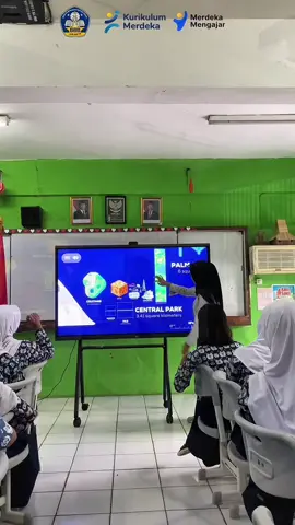 Inilah potret transformasi pembelajaran di sekolah kami. Dengan Papan Interaktif Digital, kelas menjadi ruang eksplorasi tanpa batas. Siswa antusias, guru semakin kreatif. Mewujudkan sekolah yang aman, nyaman, dan menyenangkan bagi semua. #smp223jakarta #PotretCeritaDigitalisasiPembelajaran2025 #DigitalisasiPembelajaran #SetahunBerdampak #pendidikanbermutuuntuksemua 