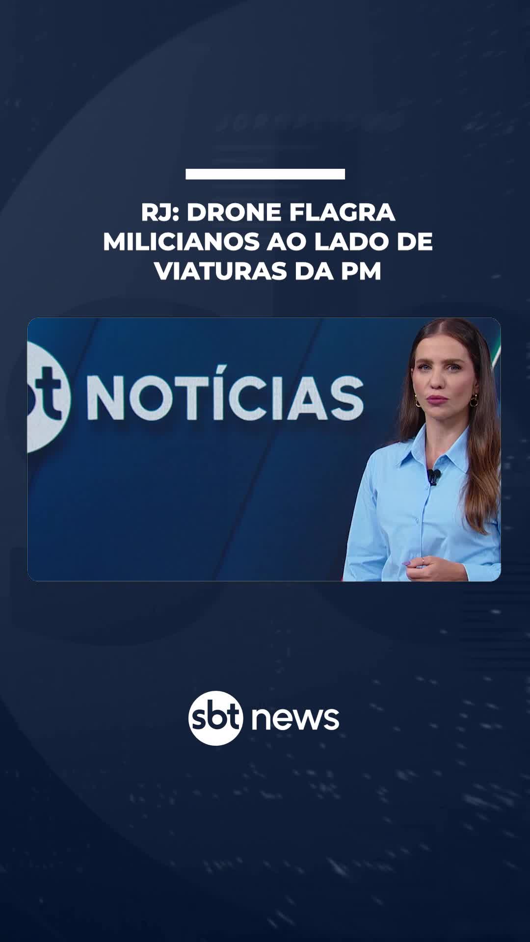 Imagens de drone mostram milicianos circulando ao lado de viaturas da Polícia Militar na comunidade do Catiri, Zona Oeste do Rio de Janeiro. O flagrante ocorreu no fim de novembro e foi gravado por traficantes do Comando Vermelho. A PM informou que dois paramilitares foram presos no mesmo dia, com duas pistolas apreendidas. A polícia investiga a disputa entre milicianos e traficantes na região, onde moradores denunciam extorsões. #sbtnews #notícias #polícia #milícia #rj