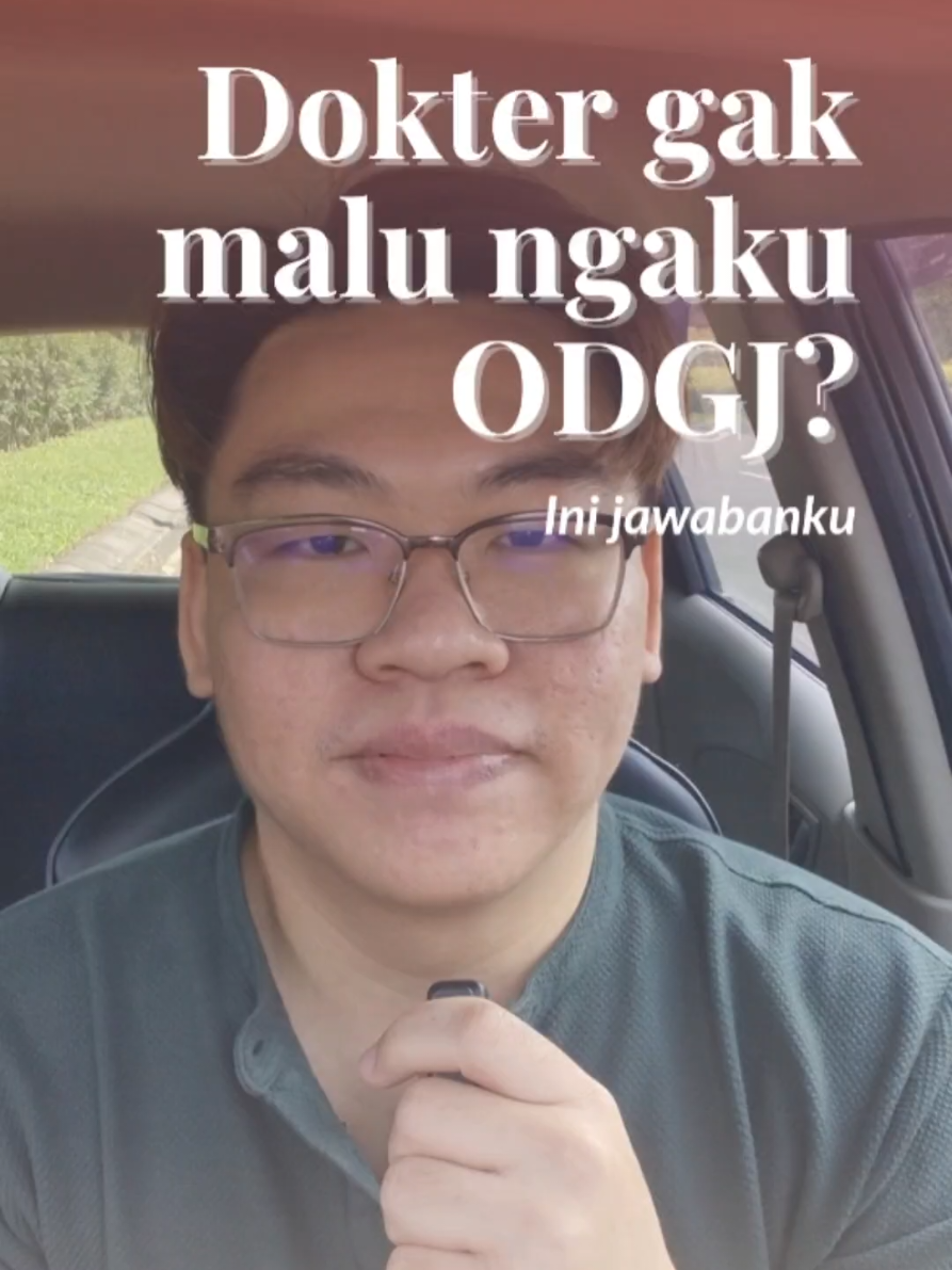 Kadang yang paling menyakitkan bagi ODGJ itu bukan gejalanya… tapi cara orang melihat mereka. Banyak orang masih salah paham tentang ODGJ. Padahal kondisi kesehatan mental itu luas—nggak semua berat, agresif, atau tidak bisa mandiri. Di balik setiap diagnosis, selalu ada manusia: yang lagi berjuang untuk tetap waras, tetap hidup, dan tetap merasa berarti. Stigma itu sering datang dari ketidaktahuan, dan sayangnya, kadang dimulai bahkan dari tenaga medis sendiri. Kalau dari kita aja masih takut dan menjauh, gimana masyarakat mau belajar melihat mereka dengan benar? ODGJ bukan cuma label. Mereka tetap manusia yang punya mimpi, keluarga, cinta, dan harapan. Dan cara kita memperlakukan mereka hari ini… bisa menentukan apakah dunia terasa lebih aman atau semakin menyakitkan buat mereka. Mari mulai dari diri sendiri. Kurangi stigma. Tambah pemahaman. Lihat manusianya, bukan hanya diagnosanya. 💚 Mental health deserves compassion, not judgment. 💬 Menurut kamu, kenapa stigma kesehatan mental masih kuat di Indonesia? Comment di bawah ya—aku pengen dengar sudut pandangmu. #KesehatanMental #odgj #mentalhealthmatters #depression #stigma 