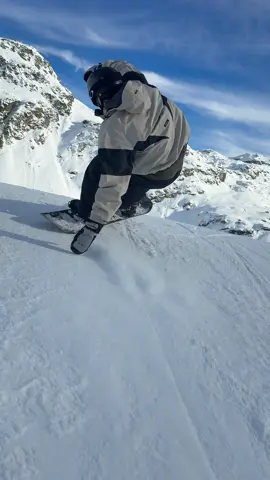 laid back and put my hand down #snowboarding #snowboard #winter 