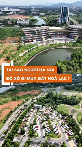 Tại sao người Hà Nội đổ xô đi mua đất Hoà Lạc:  1. Đây là đô thị vệ tinh trọng điểm của Hà Nội, Hòa Lạc đang được định hướng trở thành “thành phố khoa học – công nghệ” + Tại đường Phạm Văn Bạch, Cầu Giấy mới chỉ có 4 tập đoàn Viettel, FPT, Samsung, MobiFone và một số công ty công nghệ cao  Cũng đã khiến khu vực đó trở thành “Thung lũng Silicon” của Hà Nội rồi  + Trong khi đó tại Khu Công nghệ cao Hoà Lạc có  - 109 dự án, Doanh nghiệp công nghệ cao: Viettel, FPT, … - với doanh thu năm 2023 là 30.000 tỷ đồng  - Số lượng lao động chất lượng cao lên đến 14,5 nghìn người  + Khu công nghệ cao thì rất là khác so với khu công nghiệp  - Khu công nghệ cao là nơi nghiên cứu - phát triển - sản xuất công nghệ cao , và ở đây thì hội tụ các tập đoàn hàng đầu, ĐỊNH HÌNH TƯƠNG LAI  + Khi 1 khu công nghê cao phát triển mạnh mẽ, sẽ tạo ra công ăn việc làm, thu hút hàng nghìn lao động, tạo nguồn thu đáng kể cho ngân sách nhà nước. Kéo theo nhu cầu nhà ở , văn phòng và khu đô thị vệ tinh. Làm cho tiềm năng tăng giá bđs rất cao  2. Hạ tầng & giao thông đang được đầu tư — kết nối tốt với Hà Nội và khu vực xung quanh + Cơ sở hạ tầng đã và đang được nâng cấp: điện, đường, viễn thông, xử lý nước, hạ tầng xanh… đáp ứng chuẩn cho doanh nghiệp công nghệ cao.   + Giao thông thuận lợi: Hòa Lạc cách trung tâm Hà Nội khoảng 30 km  + Đặc biệt tuyến Metro 5 Sắp được triển khai sẽ rút ngắn rất nhiều thời gian dịch chuyển từ trung tâm thành phố Hà Nội đến khu vực Hoà Lạc  3. Cơ hội tăng giá lớn: giá hiện chưa “cháy”, dư địa tăng rõ rệt So với các khu vực “hot” khác bên cạnh Hà Nội, giá đất Hòa Lạc vẫn được  đánh giá là còn “mềm” — nên nếu đầu tư sớm, dư địa lợi nhuận còn khá lớn.   4. Nhu cầu ở – thuê – dịch vụ phát sinh mạnh nhờ đô thị hóa & dòng người làm việc tại khu công nghệ cao Hòa Lạc đang trên đà phát triển thành đô thị vệ tinh, với dân số lớn — gồm kỹ sư, chuyên gia, công nhân, giáo viên, sinh viên — nhu cầu về nhà ở, dịch vụ, tiện ích công cộng đang dần tăng mạnh.   Điều này tạo ra cơ hội không chỉ cho đất nền, mà cả nhà ở, chung cư, liền kề, căn hộ cho thuê Đầu tư tại Hoà Lạc thời điểm hiện tại là nắm bắt quy hoạch và xu thế phát triển công nghệ trong tương lai #batdongsan #batdongsanhoalac #datnenhoalac #dungdin_hoalac #batdongsanhanoi 