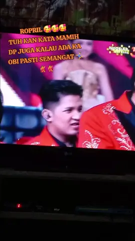 Emang selalu beda kalau ada kaka obi mah 😁 awass guys gigi kita kering 🥰🤸‍♂️💃🏌‍♂️#promomakanharian #fypシ゚viral #fyp @da7_robi @DA7 DEDE APRIL 