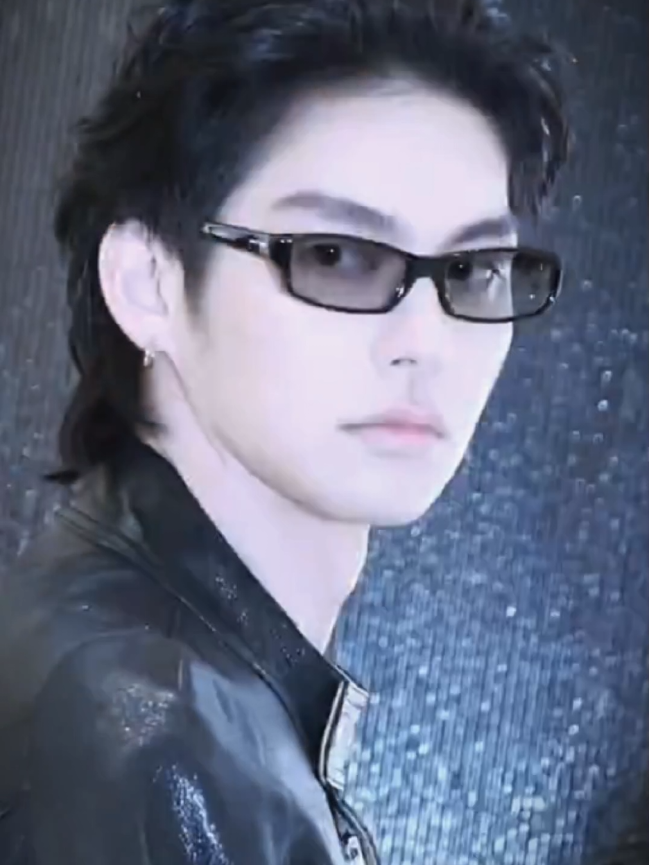 So cute 🥰#BrightVachirawit #BrightxHausnowherebangkok #GentleMonsterxBRIGHT #bbrightvc #bright 