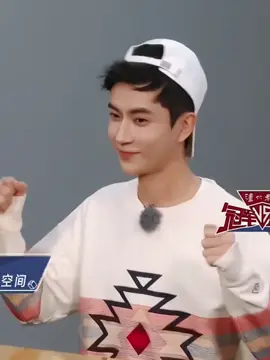 7.61 每每想起你 在忆时尽是遗憾 # 理想男友 # 糟糕是心动的感觉   复制此链接#于朦胧 #于朦胧yumenglong #xuhuongtiktok #xuhuong #于朦胧 