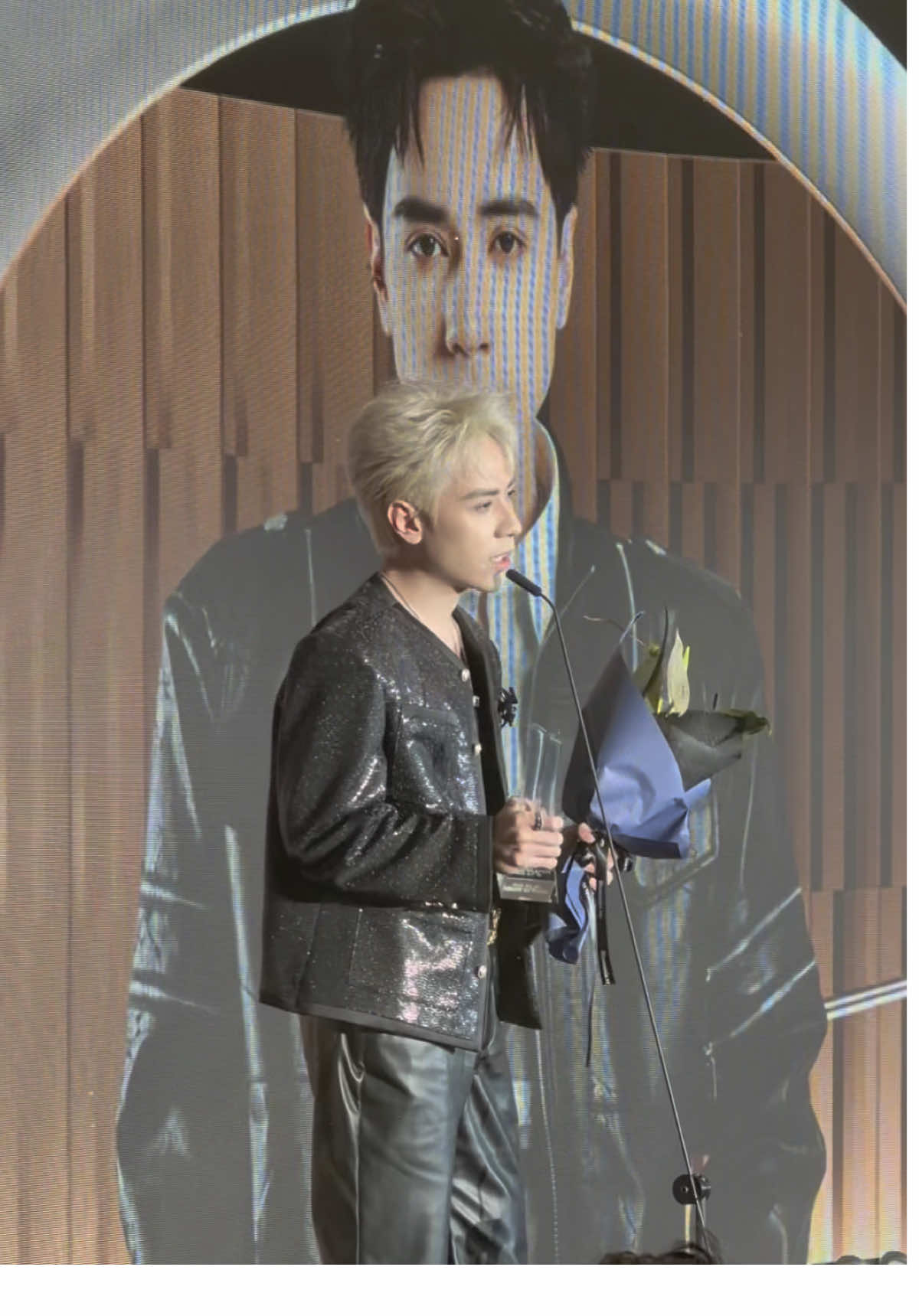 Congratultions @Quang Hùng MasterD .. we so proud of you 🎉🎉🎉 cảm ơn Muzik rất nhiều 🩷🩷🩷 #QuangHungMasterD #MasterDEntertainment #maleiconawards2025 