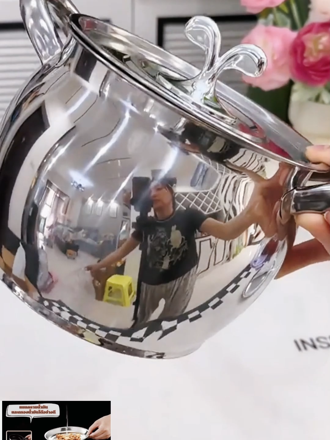 12.12TopChoice  หม้อกรองน้ำมัน ถังใส่น้ํามัน มี2แบบต่าง กันที่หูจับและฝาหม้อ แบบเกาหลี มีซ้อนแถมให้ และชั้น กรองทีหนา สแตนเลส ใส่ได้เยอะ 2000ml