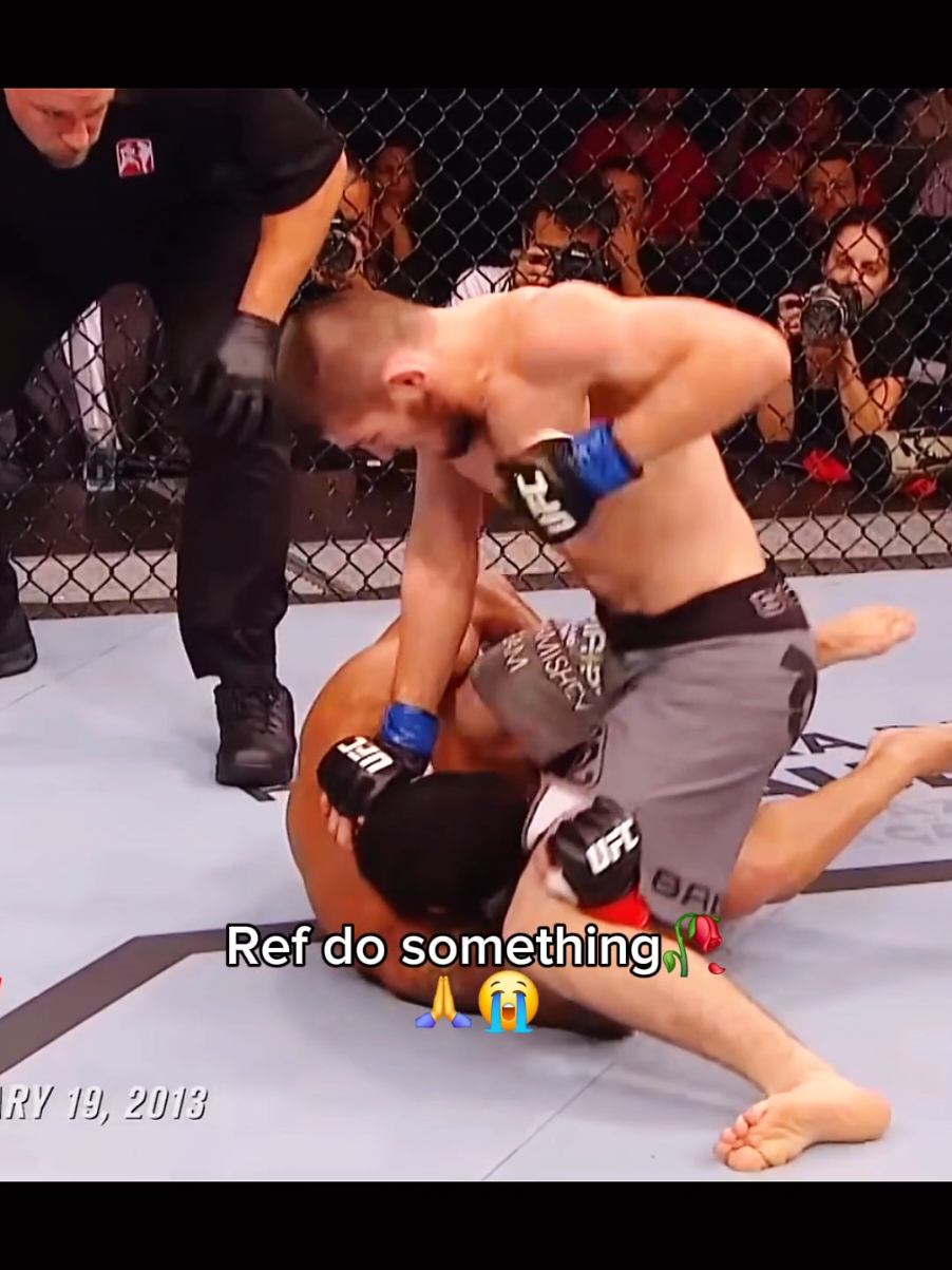 Help him out 🙏☠️ #khabib_nurmagomedov #dead #referee #UFC #viral 