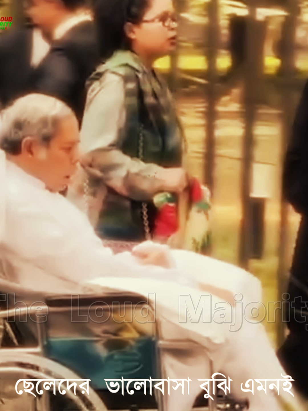 ড দীপু মনিকে এক নজর দেখতে ট্রাইবুনালে এসেছেন তার অসুস্থ স্বামী  #bangladesh #politics #Love