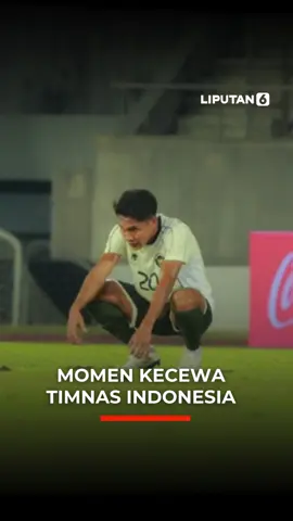 Timnas Indonesia U-22 kalah 0-1 dari Filipina pada laga pembuka Grup C SEA Games 2025 di Stadion 700th Anniversary, Chiang Mai, setelah Banatao Otu Abang mencetak gol lewat sundulan menjelang jeda.  Kekalahan ini membuat Filipina memastikan tempat di semifinal dengan enam poin, sementara Indonesia wajib menang atas Myanmar pada 12 Desember untuk menjaga peluang lolos. #liputan6dotcom #intrnike #verticalvid #seagames2025 #lip6an