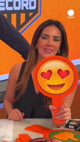 Plaquinhas dos placares da última rodada do #BrasileirãoNaRECORD 2025 🪧 Quem caiu, caiu… e quem não caiu, não cai mais! ⚽🏆 Acompanhou os jogos? Curtiu os resultados? Conta pra gente nos comentários! 👇 