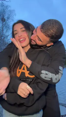 Mit dir verliere ich gerne die Kontrolle auf der Fahrbahn. 🤓💕 #fyp #loveyou #couple 