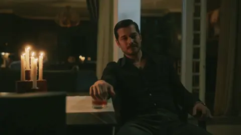 ‘’Bir kalp, bir kere sever…’’ #keşfetteyizzz #eşref #rüya #eşrefrüya #cagatayulusoy 