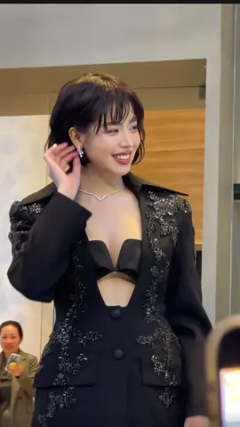 Nay mứi thấy cái mái giả cũng hợp hợp đy :)) #huynhthithanhthuy#missinternational #hoahauvietnam #fyp #beautypageant 