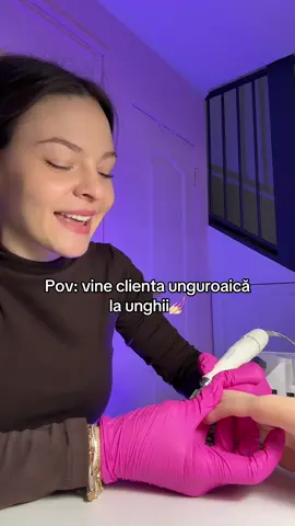*când vine prietena mea maghiară la unghii și pune ea muzica🤣💞* #manichiură #clienta 