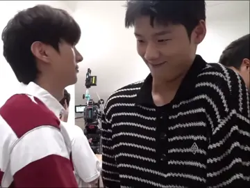 Nó nũng nịu mà nó … #yoonjisung #hwangseongyun #ThundercloudRainstorm 