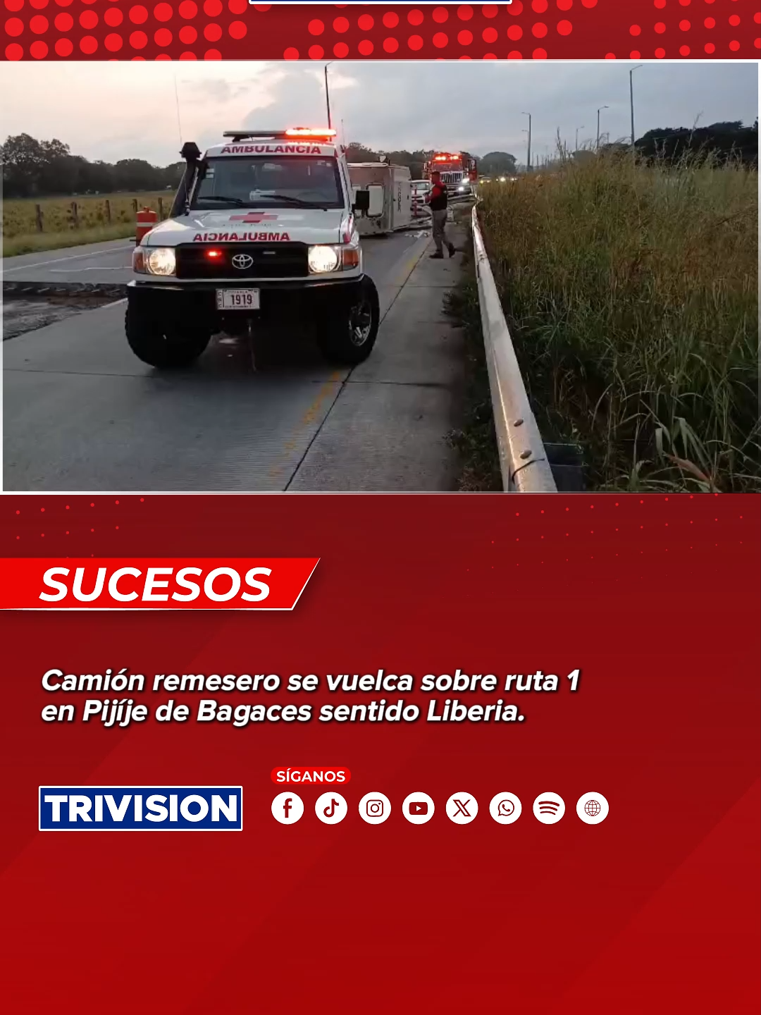 🔴 #NoticiasTrivisión |  Un camión remesero se volcó la mañana de este lunes en la ruta 1, en el sector de Pijije de Bagaces, justo en el retorno con dirección a Liberia. Inicialmente se reportaron personas atrapadas, cuerpos de emergencia atendieron la situación.