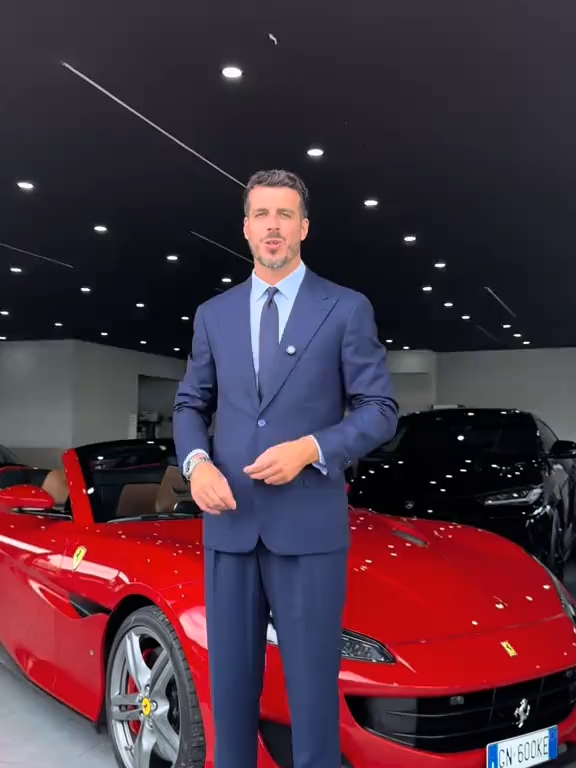 Ferrari Portofino 💎 Unisce il comfort di una gran turismo con le prestazioni di una sportiva 🔥 Abitacolo caratterizzato da lusso, tecnologia e un design sportivo 🔝 (by @TopcarswebLuxury)