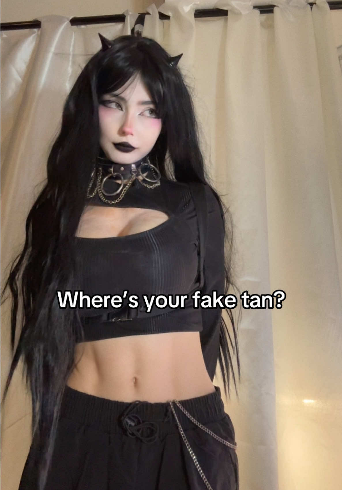 Nuh huuuh #fyp #gothgirl #trendiing #alrgirl #choker 