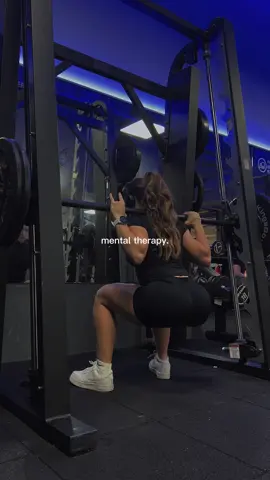 I run to the gym because it’s the only place where the hurt feels lighter. Hard times don’t last — even if you can’t see it yet, there’s always light ahead. #gymtime #gymgirls #gym #therapysessions 