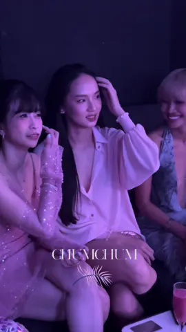 Chị đẹp Châu Tuyết Vân hội ngộ Ngòng Ngọc, Zicky Lee tại sự kiện VSL x CINÉ Pop Up Bar Skin Show Time #VaselineVN #HợpTácCùngUnilever #SkinShowTime #chumchum #VaselineVNbychumchum 