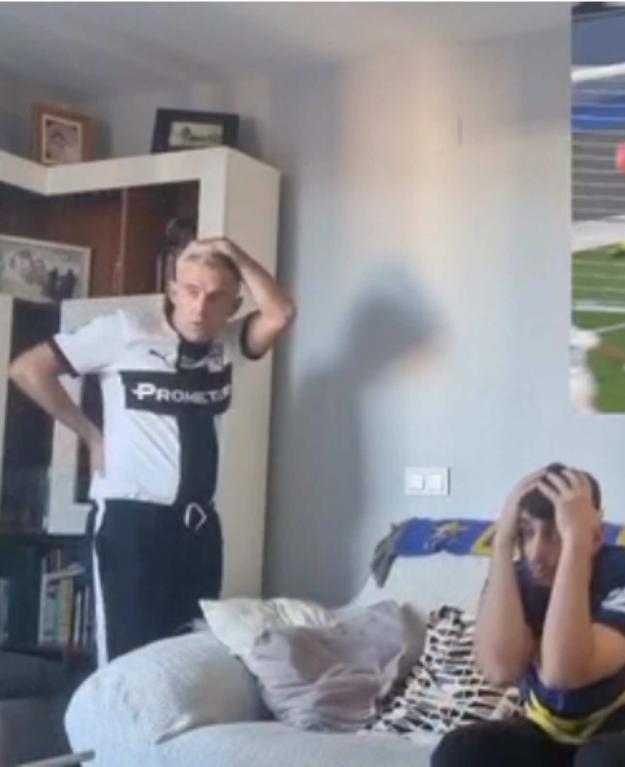 3 punti vitali 💪🏻💛💙#parmacalcio #serieatim #curvanordmatteobagnaresi #tifosi #italia 