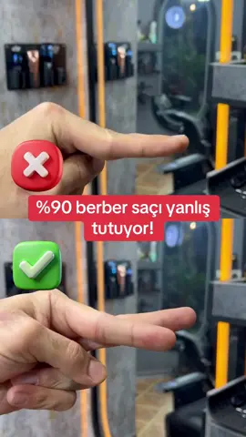 Saçı tutarken eli üst üste atarak değil, parmaklar eşit açık – basınç dengeli – kontrol sende olacak. Aksi halde: ❌ Kesim kayar ❌ Fade bozulur ❌ Simetri çöker Bu detay ustayla acemiyi ayırır. Eğer bugün bunu öğrendiysen: ✅ Takip et ✅ Yoruma “EL” yaz ✅ Videoyu stajyer arkadaşına gönder #berberoluyorum #berberlife #berberegitimi #kuaföroluyorum #haircuttraining         