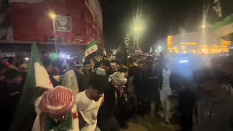 من طرابلس لبنان لبت لبت  ' ' ' #لبنان #طرابلس #ساحة_النور_طرابلس  #سنة #لبت_لبت_ها_ها😂😂 