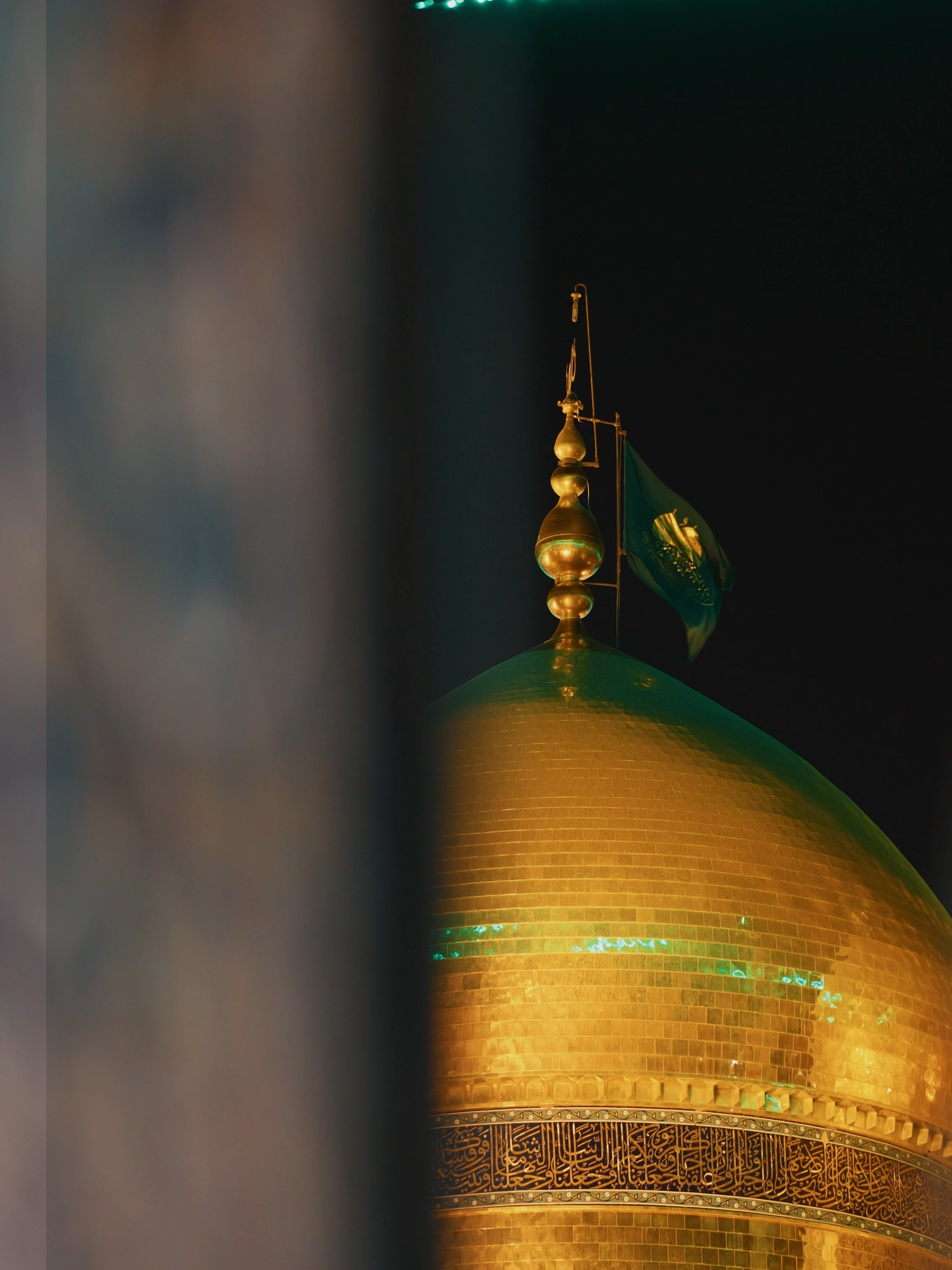 قبابٌ تعانق السماء لتضيء الوجود ... ومنائرُ تهمسُ بالدعاء لقضاء الحاجات  ⏳الاثنين ١٦ شَهرِ جمادى الآخرة ١٤٤٧ هـ ٨\١٢\٢٠٢٥م 📡 #قناة_الجوادين 🏴 #العتبة_الكاظمية_المقدسة