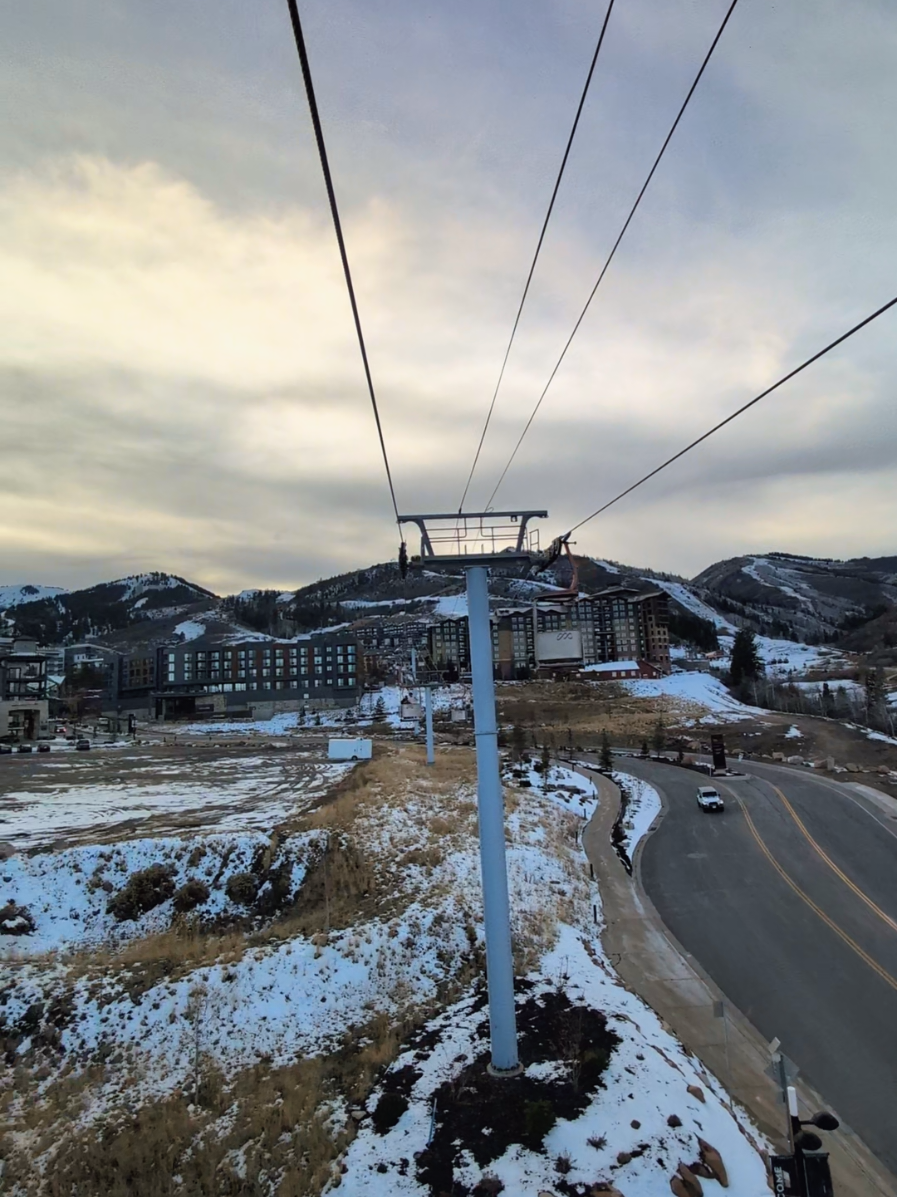 Because this moment deserves the algorithm 😍 #slc #winter #fyp #trending 