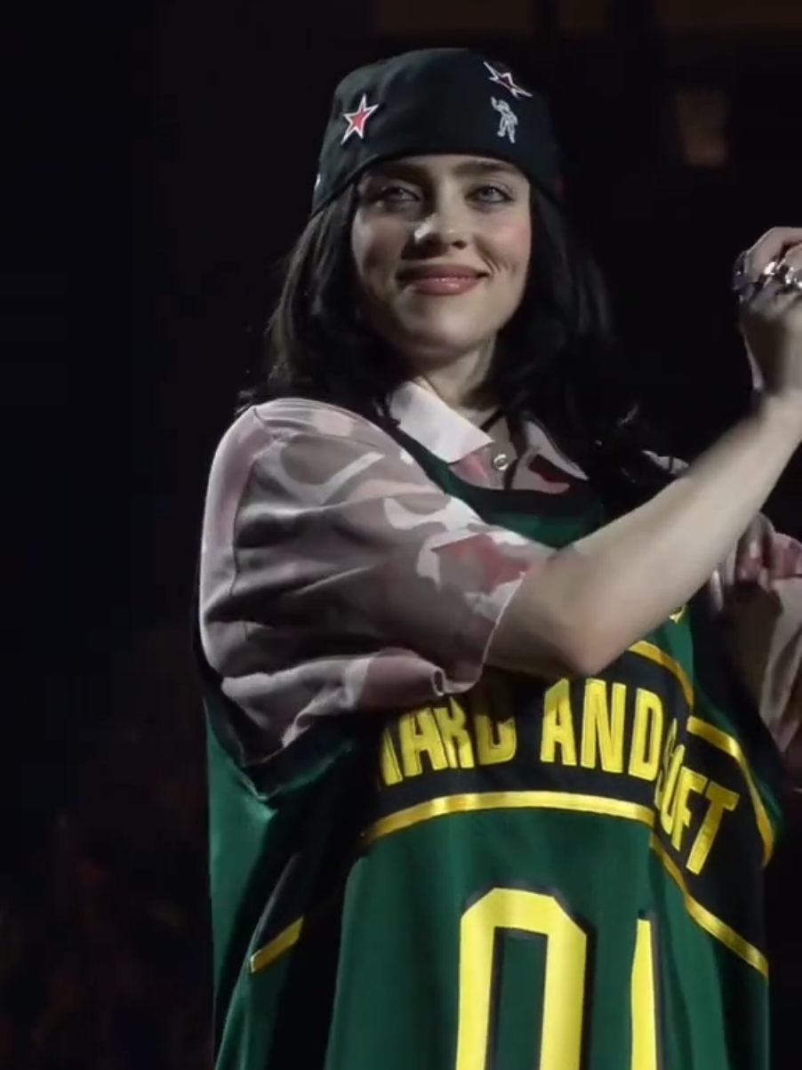 #billieeilish #foryoupage #fyp #hitmehardandsofttour 