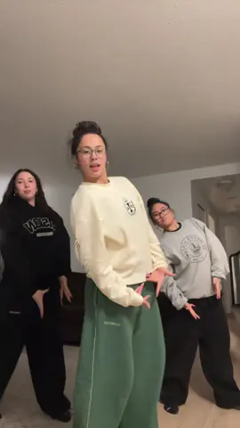 👏👏👏 (dc: me and @olivia ) #dance #fyp #foryou #trio #vancouver @CadenceFiddlerr @orchid♡ 