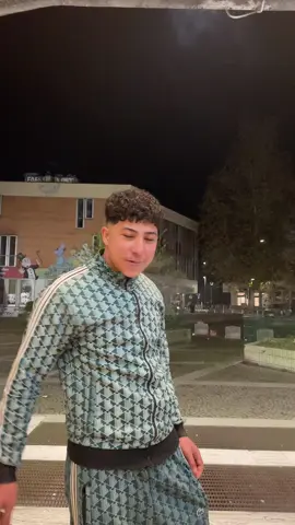 ‏يلااا بيناااا😂 